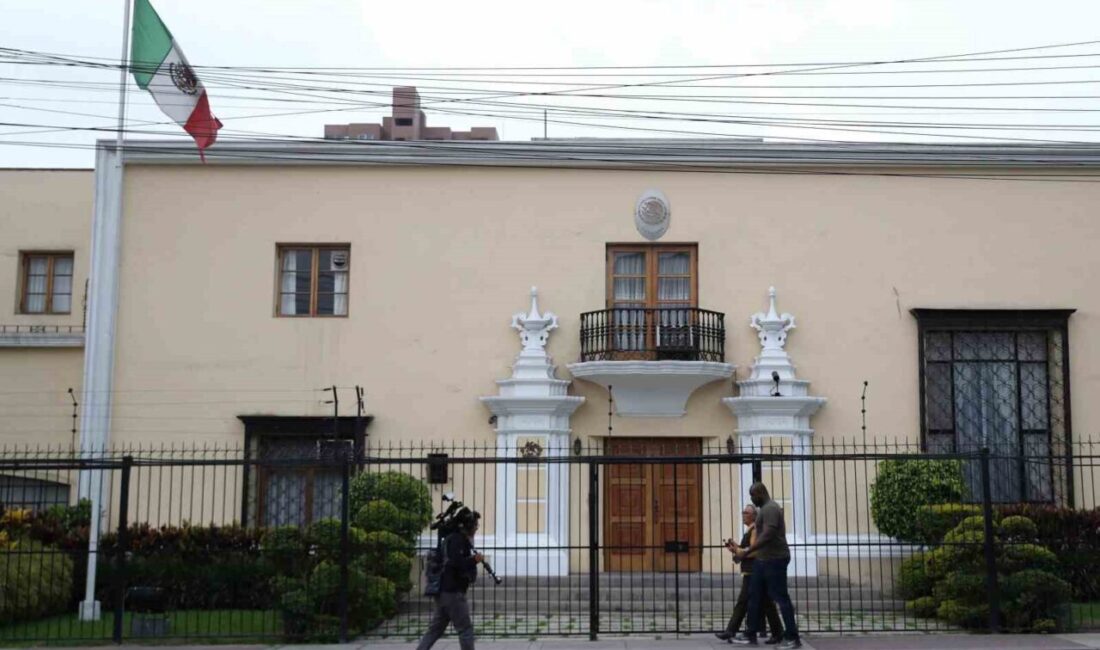 Peru Yüksek Mahkeme Hakimi Juan Carlos Checkley, Meksika'nın Lima Büyükelçiliği'nde