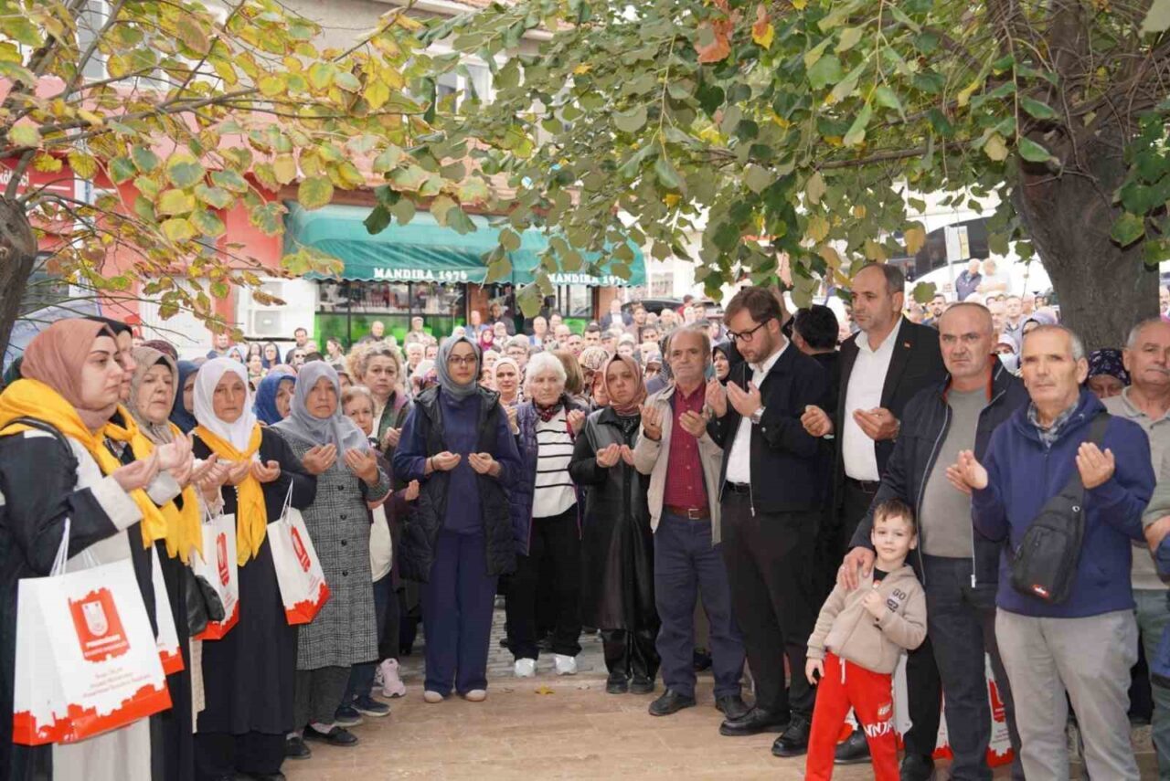 Kırklareli'nin Pınarhisar ilçesinden kutsal topraklara umreye giden 57 kişilik kafile,