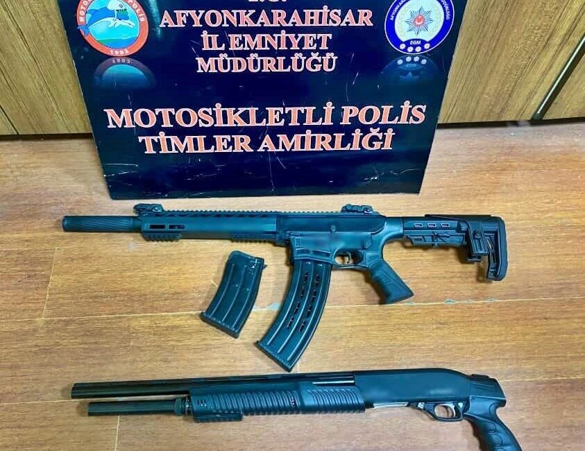 Afyonkarahisar'da polis, 10-17 Kasım tarihleri arasında yaptığı denetimlerde ruhsatsız silahlar
