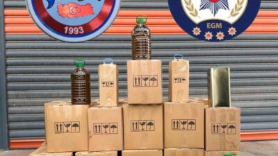 Aydın'ın Efeler ilçesinde motosikletli polis timleri, bir araçta toplam 434