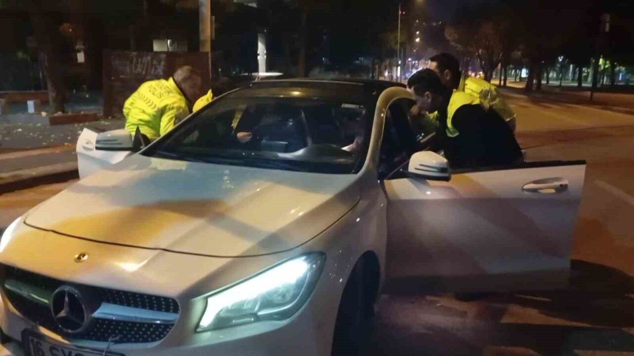 Bursa'nın Osmangazi ilçesinde, trafik kontrolü sırasında alkol etkisindeki sürücü M.K.