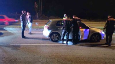 Bartın'da yapılan trafik uygulamasında, dur ihtarına uymayan 74 BM 622