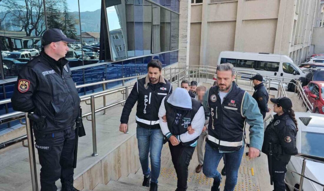 Zonguldak’ta Pos Tefeciliği Soruşturmasında İki Şüpheli Tutuklandı, Birine Adli Kontrol Uygulandı Zonguldak'ta pos tefeciliği yapan üç şüpheli, 6 aylık soruşturma sonrası