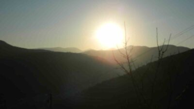 Ardahan'ın Posof ilçesinde Kasım sonu gelirken bahar havası etkili oldu.