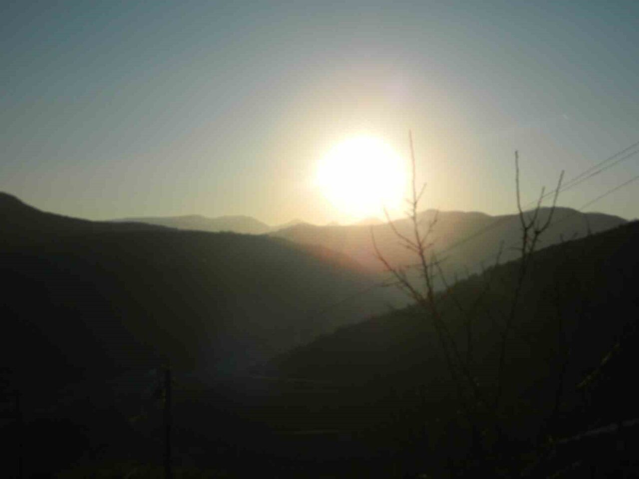 Ardahan'ın Posof ilçesinde Kasım sonu gelirken bahar havası etkili oldu.