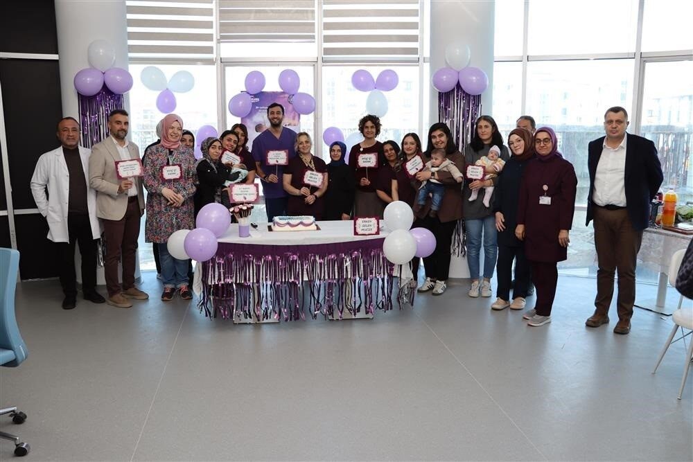 Sivas Numune Hastanesi, Dünya Prematüre Günü'nü Yenidoğan Yoğun Bakım Ünitesi'nde