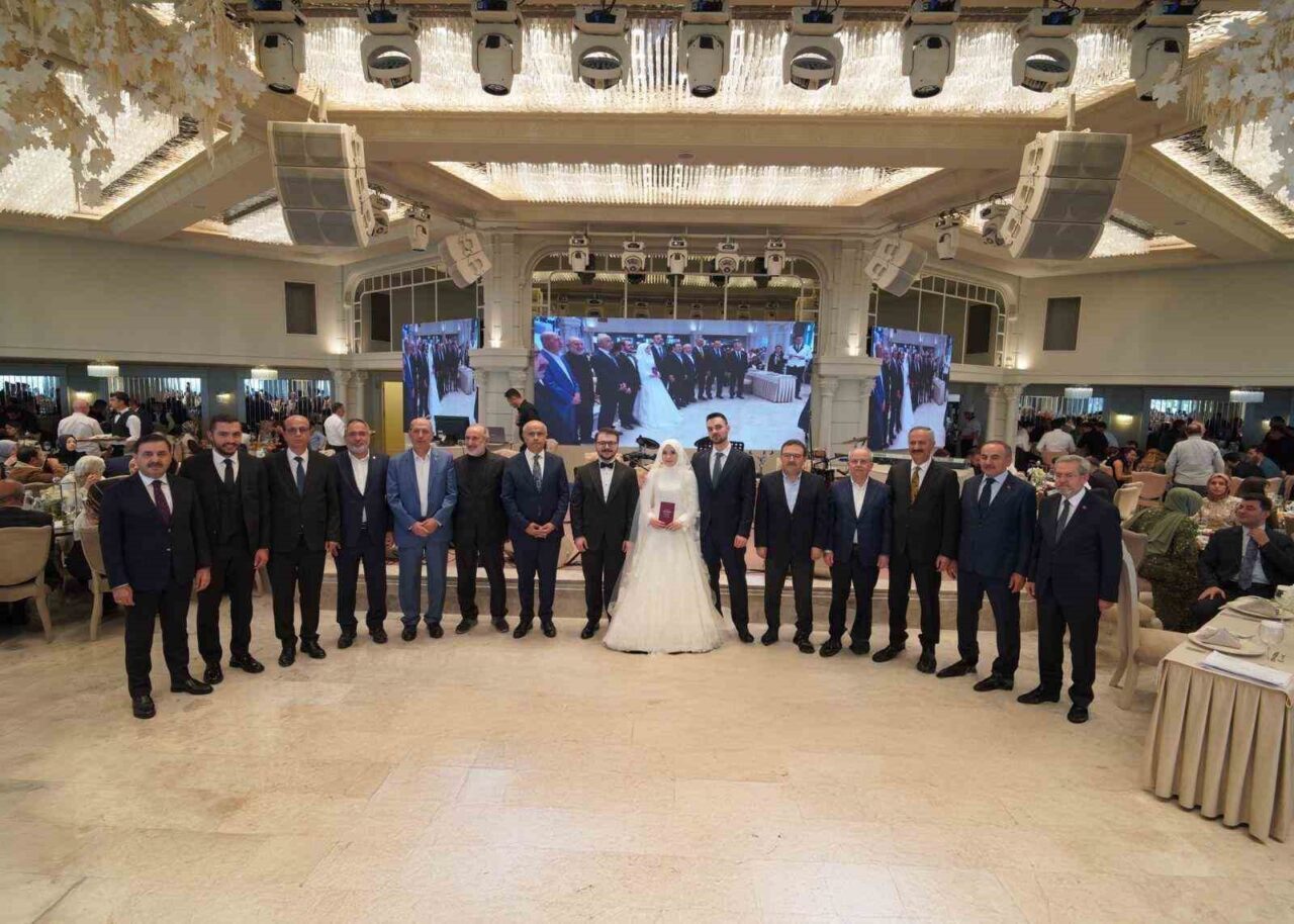 Üroloji alanında tanınan isimlerden Prof. Dr. Ali Fuat Atmaca, oğlu