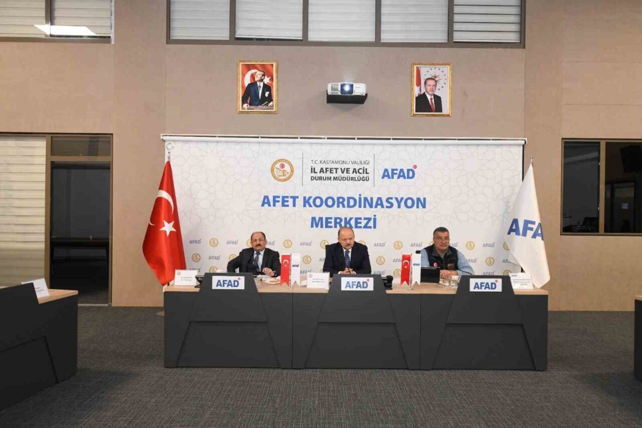 Kastamonu'da düzenlenen İl Afet Risk Azaltma Planı (İRAP) toplantısında, AFAD