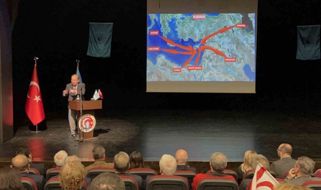 Çanakkale'de gerçekleşen "Mavi Vatan Bağlamında Kıbrıs’ın Jeopolitik Önemi" adlı söyleşide