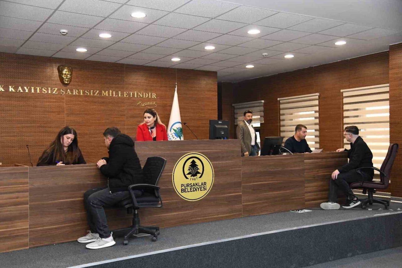 Pursaklar Belediyesi, istihdamı artırmak amacıyla iş arayanları işverenlerle buluşturmaya devam