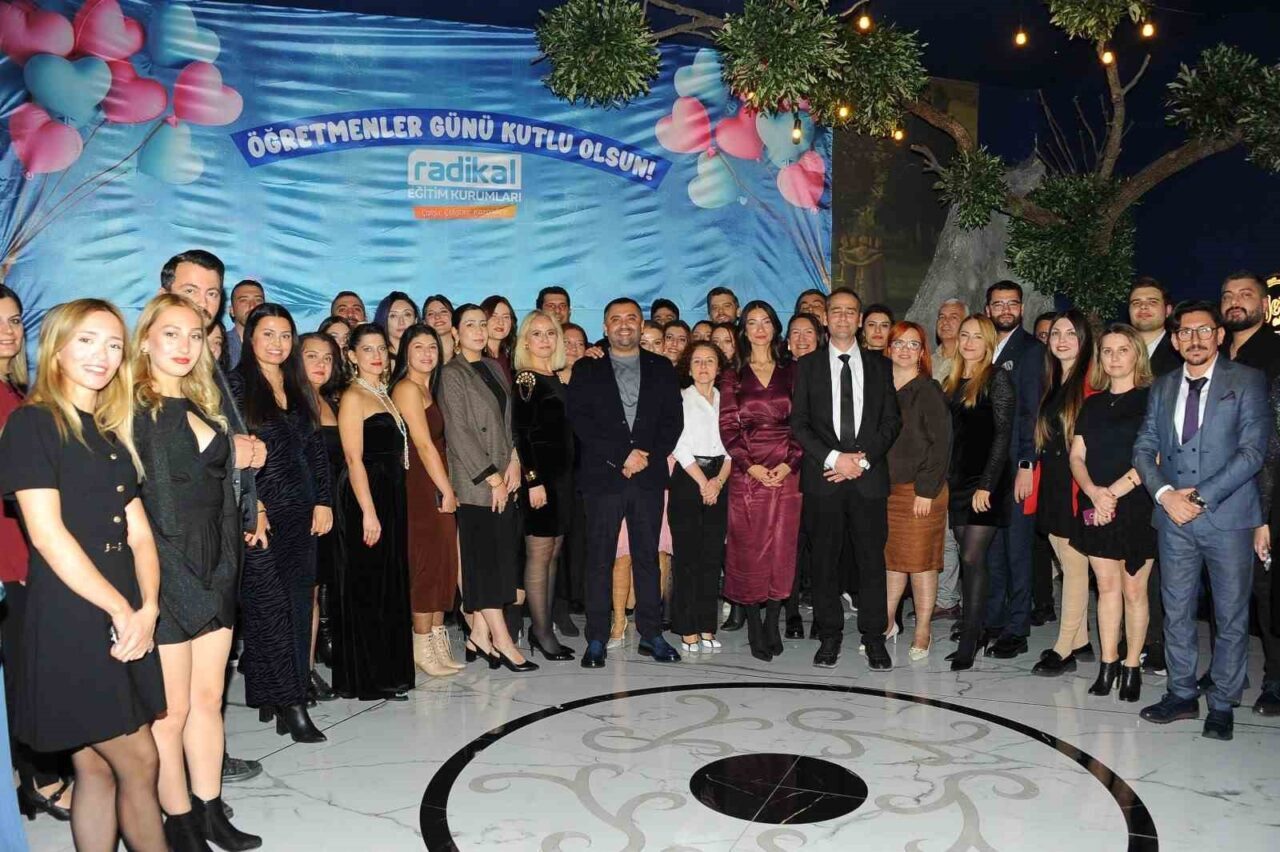 Radikal Eğitim Kurumları, 24 Kasım Öğretmenler Günü kutlamasında 600 kişilik