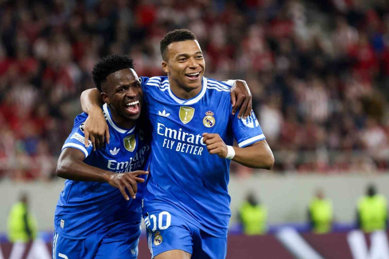 Real Madrid, Olympiakos’u Zorlu Maçta 4-3 Geçerek Galibiyeti Elde Etti UEFA Şampiyonlar Ligi'nin 5. haftasında Real Madrid, Olympiakos’u 4-3 yendi.