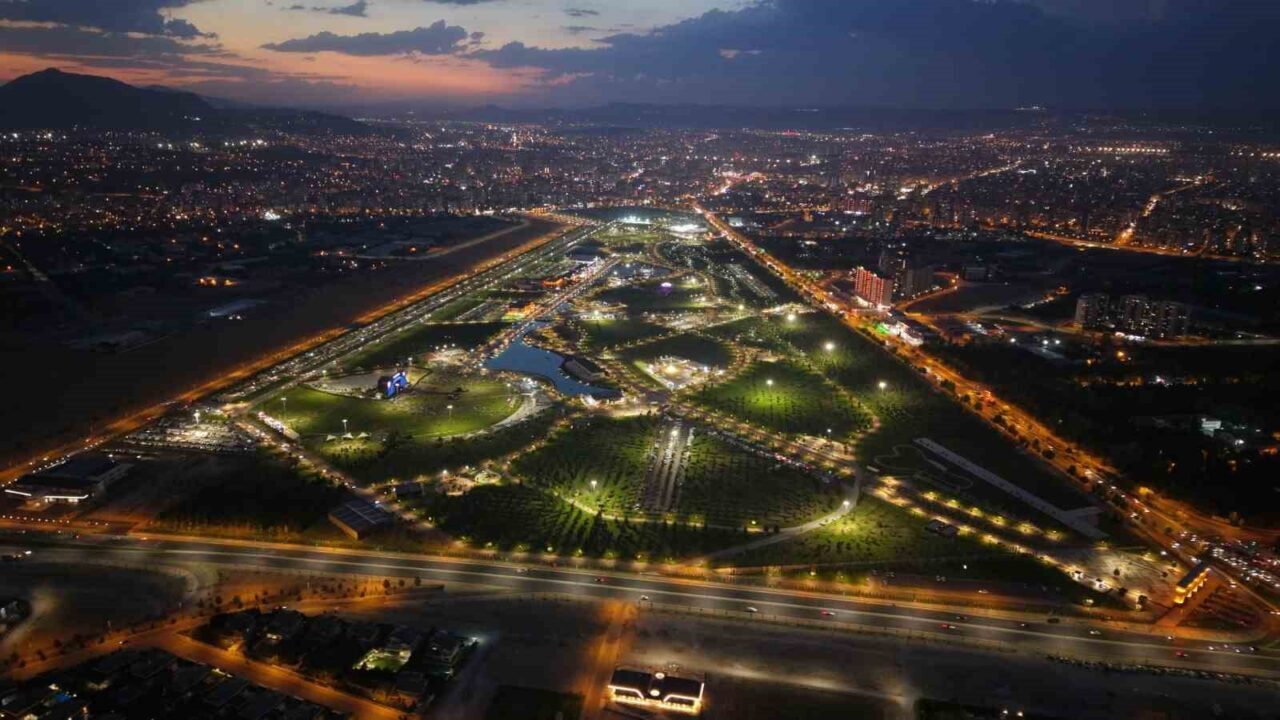 Kayseri'nin sembolik projelerinden biri olan Recep Tayyip Erdoğan Millet Bahçesi,