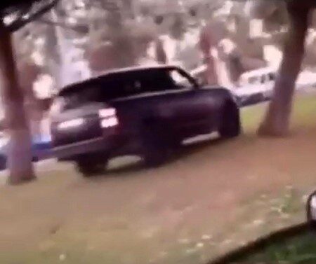 İzmir Balçova’da Refüje Çıkarak Trafik Güvenliğini Tehdit Eden Sürücüye Ceza Uygulandı