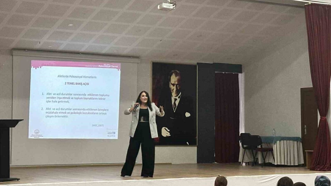 Eskişehir'de, Aile ve Sosyal Hizmetler İl Müdürlüğü tarafından düzenlenen eğitimde,