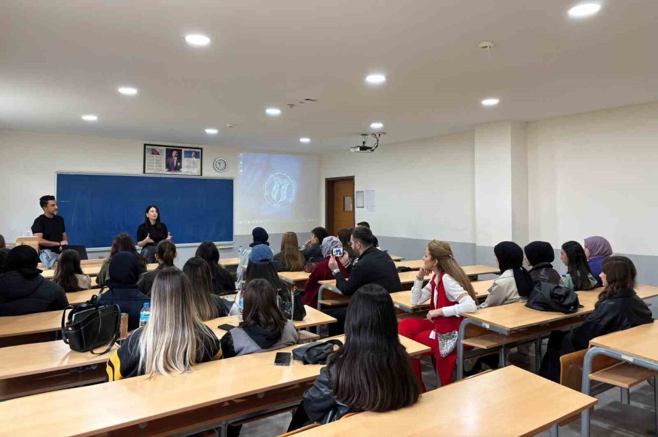 Sakarya Uygulamalı Bilimler Üniversitesi Sağlıklı ve Analitik Düşünce Topluluğu, iş