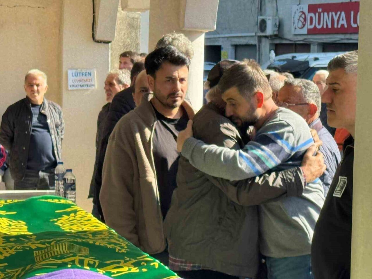 Rize'de bir kamyonetin çarpması sonucu hayatını kaybeden 37 yaşındaki paramedik