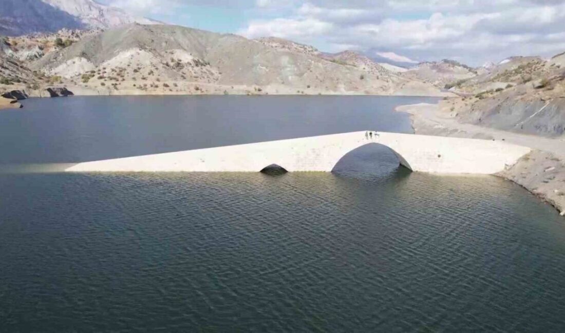 Su Altında Kalacak Tarihi Altınlı Köprü’nün Restorasyonu Tamamlandı Adıyaman'ın Gölbaşı ilçesindeki 1500 yıllık Altınlı Köprüsü, Çetintepe Barajı'nın sularında