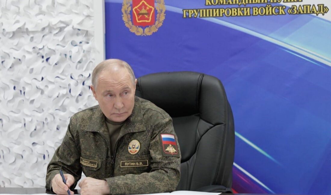 Rusya Genelkurmay Başkanı Valery Gerasimov, Ukrayna'nın Kupiansk kentini ele geçirdiklerini