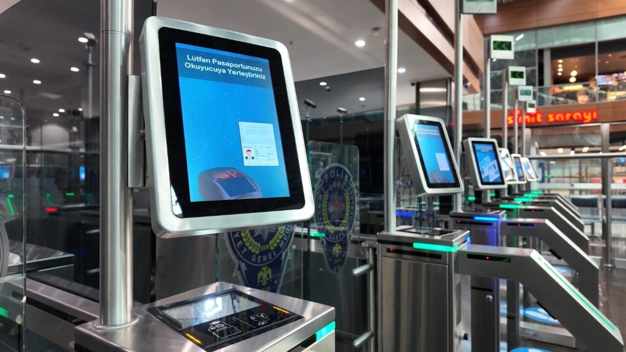 İstanbul Sabiha Gökçen Havalimanı, yapay zeka ile yolcu deneyimini geliştiriyor.