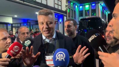 Fenerbahçe'nin Başkanı Sadettin Saran, Çaykur Rizespor'u 5-2 yenmenin ardından taraftarların