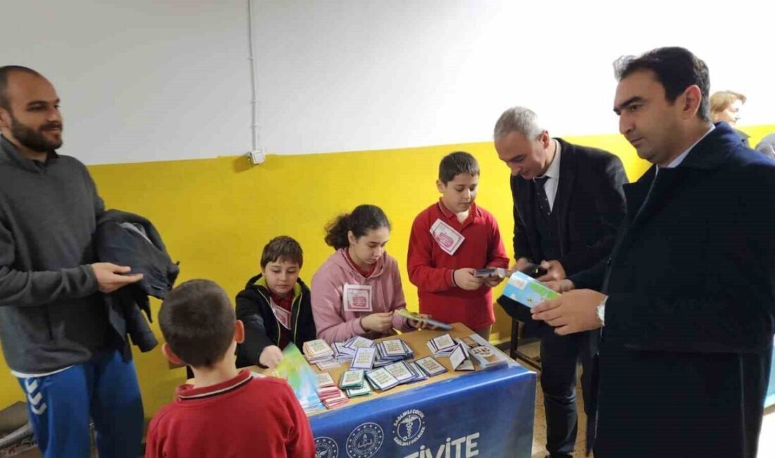 Karabük'te "Sağlıklı Çocuk, Sağlıklı Gelecek" programı Anayasa İlkokulu'nda gerçekleştirildi. İl