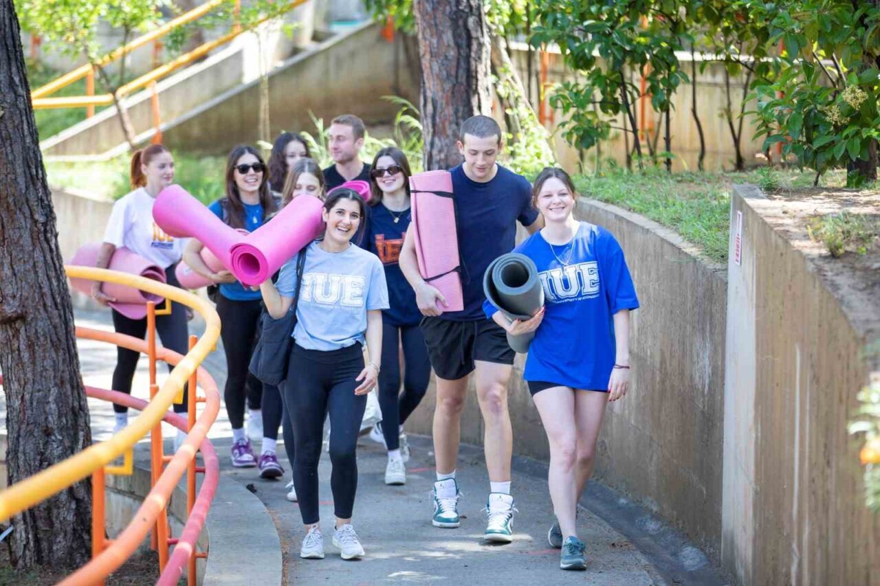 İzmir Ekonomi Üniversitesi, 'sağlıklı kampüs' hedefi doğrultusunda nikotin bağımlılığını azaltmaya