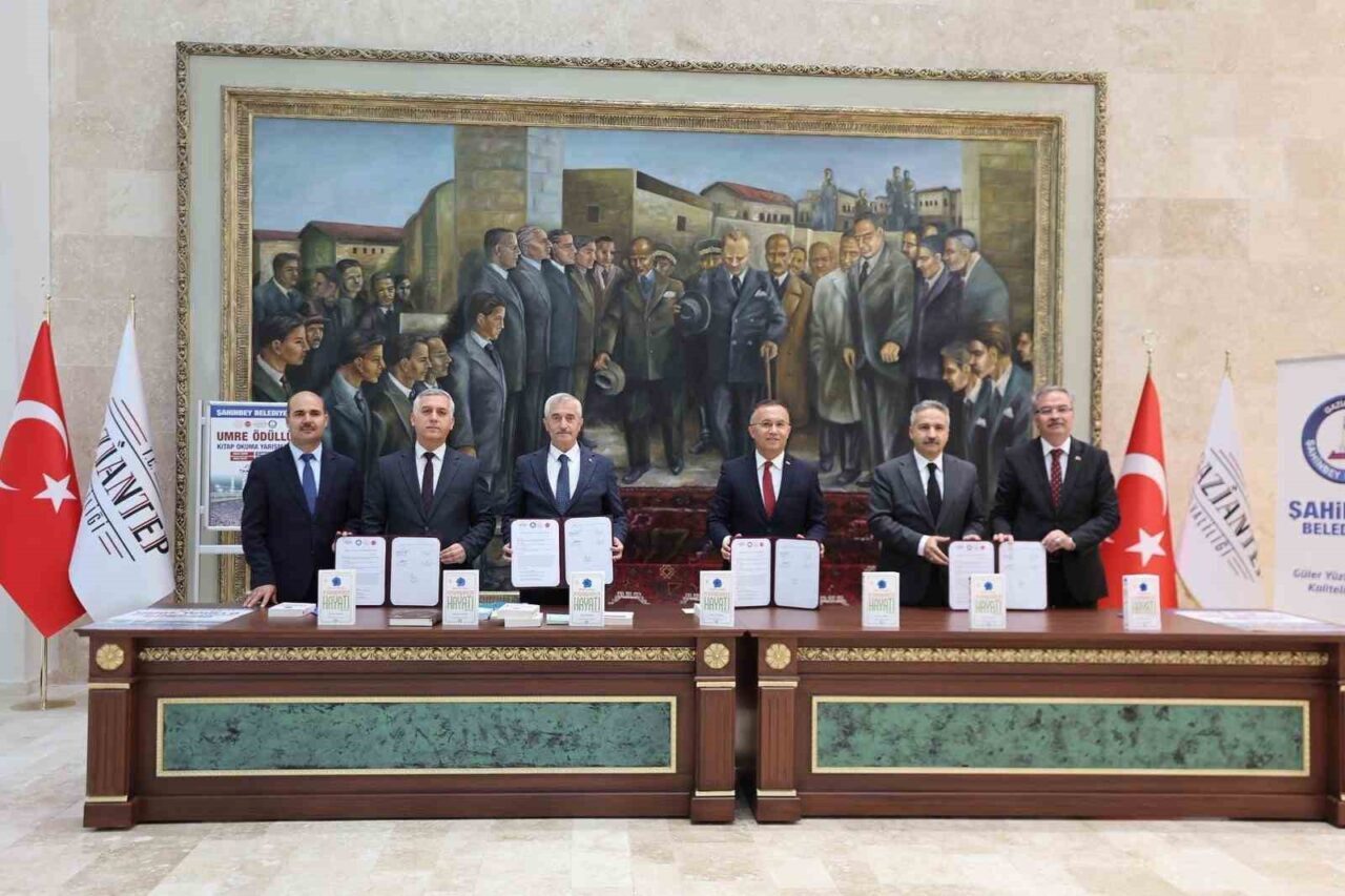 Şahinbey Belediyesi, Kitap Okuma Yarışmasında Dereceye Giren 163 Öğrenciyi Umre ile Ödüllendiriyor