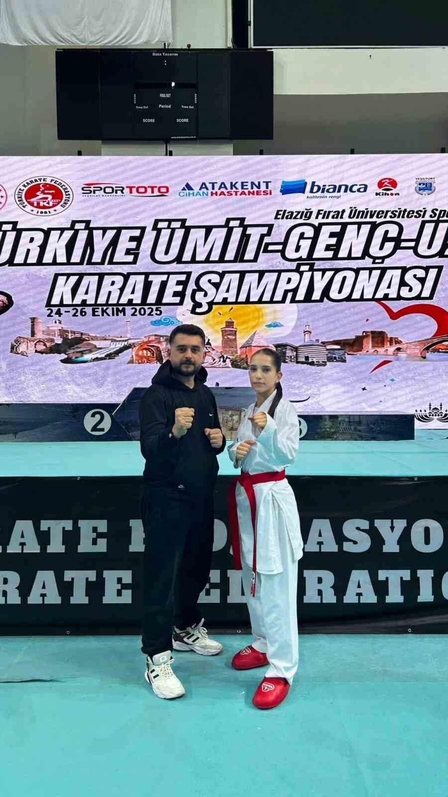 Şahinbey Belediye Spor Kulübü sporcusu Melek Polat, Elazığ'da düzenlenen Türkiye