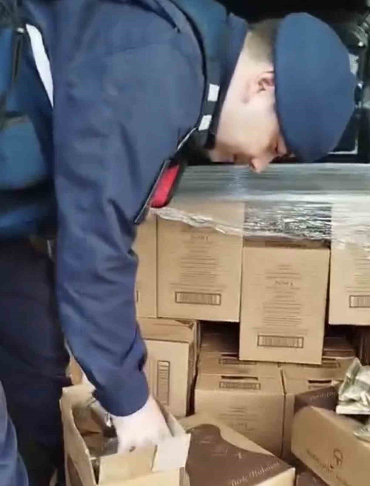 Samsun'un İlkadım ilçesinde jandarma, bir iş yerinde 1 milyon 200