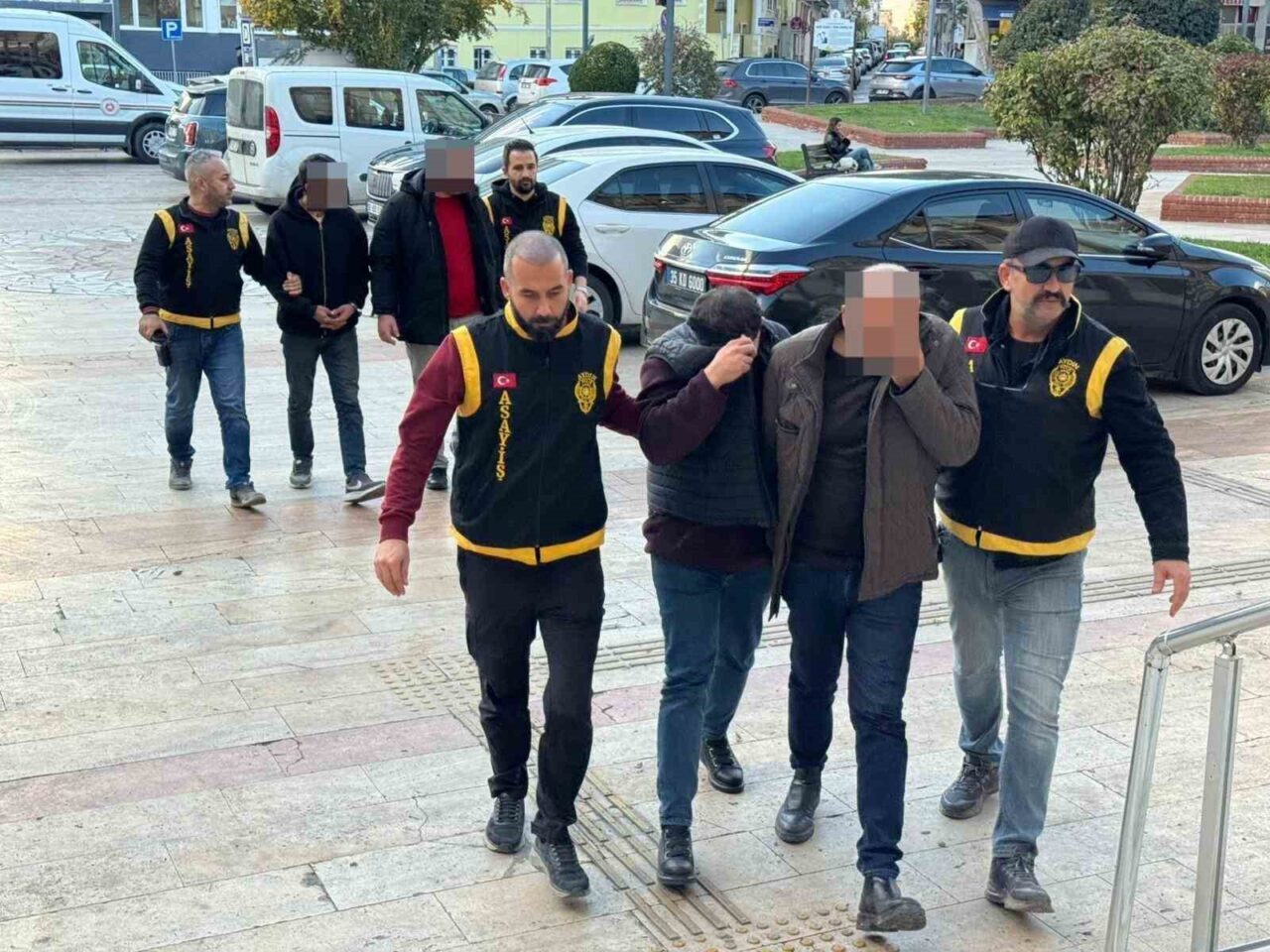 Aydın’ın Efeler ilçesinde sahte nakliye şirketi dolandırıcılığı yapan 4 kişi,