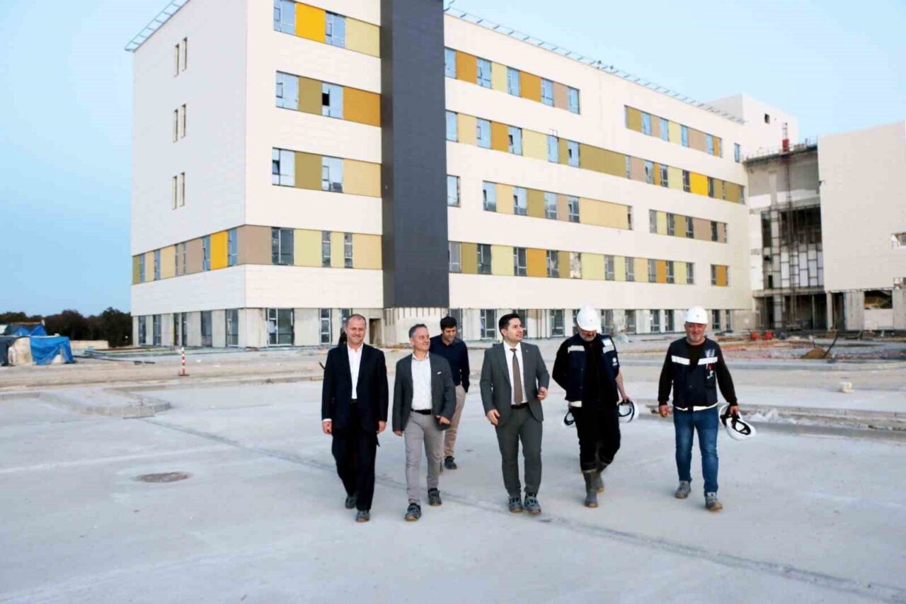 Sakarya Şehir Hastanesi, yüzde 82 oranında tamamlandı. Prof. Dr. Fatih