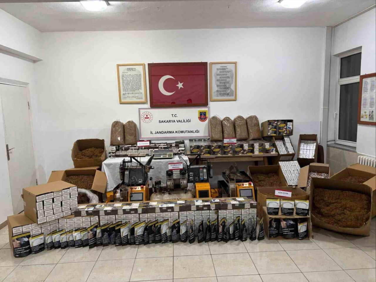 Sakarya'nın Geyve ilçesinde jandarma, A.A.E. (39) isimli kişinin evinde düzenlediği