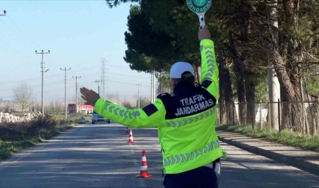 Sakarya’da Jandarma, Gürültü Yapan Araçlara Yönelik Denetimlerde 25 Aracı Trafikten Men Etti Sakarya İl Jandarma Komutanlığı, Kasım ayında yaptığı denetimlerde abartı egzozlu