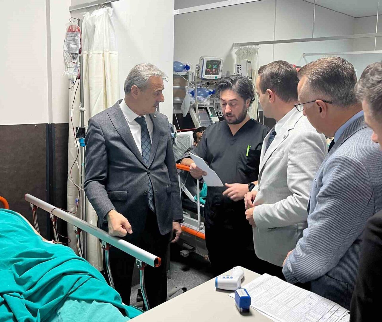 Sakarya'nın Erenler ilçesinde bir itfaiye aracıyla yaşanan kazada, personeller S.K.