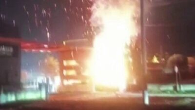 Sakarya'nın Kaynarca ilçesindeki Mobilya İhtisas Organize Sanayi Bölgesi girişinde bir