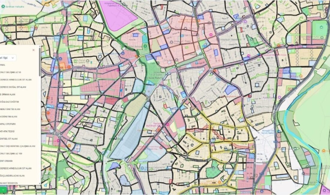 Sakarya Büyükşehir Belediyesi’nin ATLAS Sistemi, Genç Yazılımcı ile Daha Etkili Hale Geliyor Sakarya Büyükşehir Belediyesi, 16 yaşındaki Muhammed Berat Aktaş'ın geliştirdiği QGIS