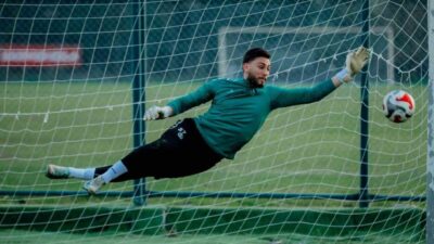 Sakaryaspor, İstanbulspor ile 22 Kasım'da oynanacak maçı için antrenmanlarına devam