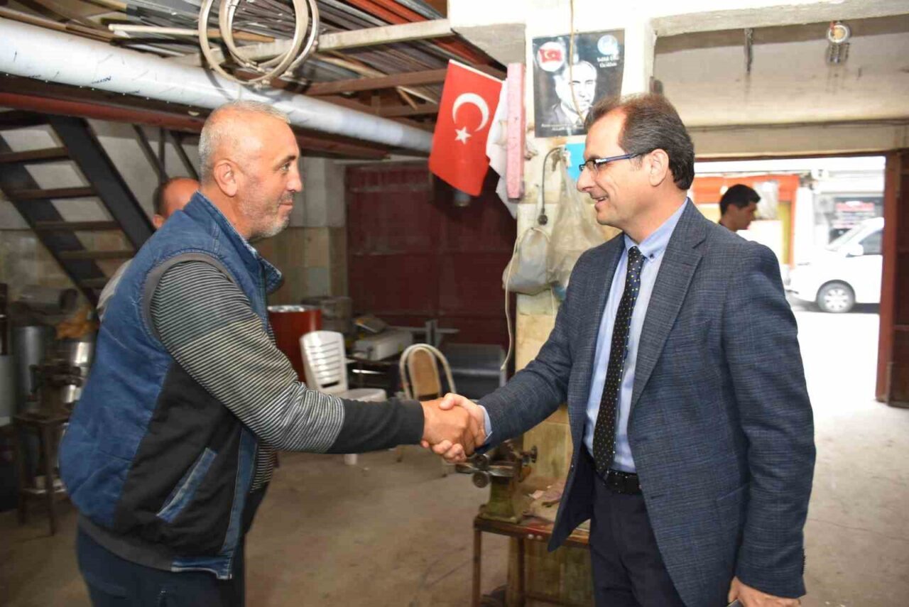 Salihli Kaymakamı Ali Güldoğan, sanayi sitesini ziyaret ederek esnafın taleplerini