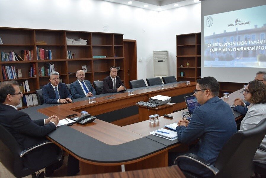 Manisa'nın Salihli Kaymakamı Ali Güldoğan başkanlığında, kamu yatırımları ve hizmetlerin