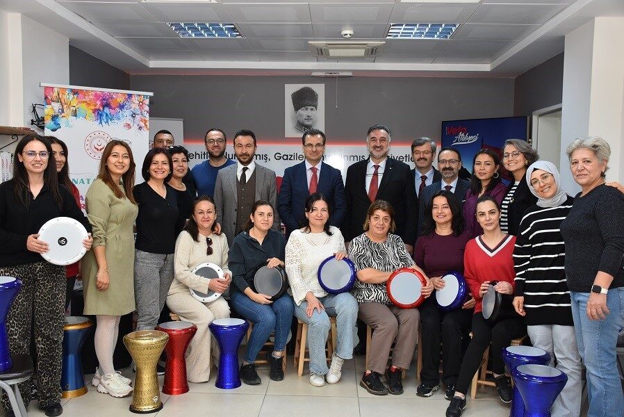 Aile ve Sosyal Hizmetler Bakanlığı'nın "Sanata Teşvik ve Sanatla Yaşam"