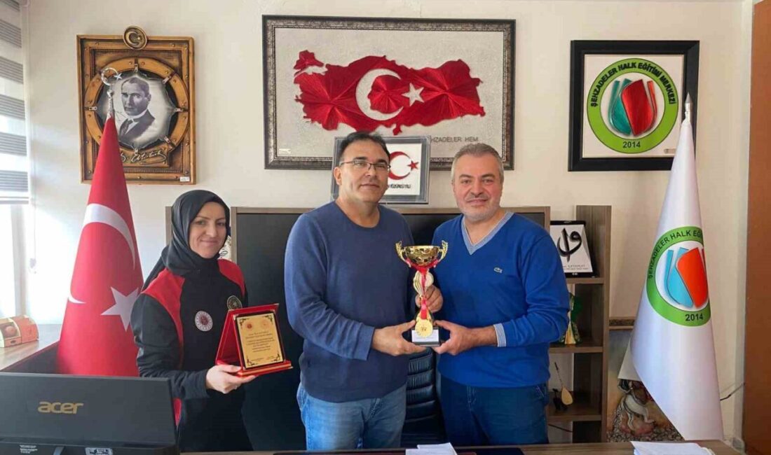 Şehzadeler Halk Eğitimi Merkezi, Saruhanlı’da Düzenlenen Muaythai Şampiyonası’nda Takım Halinde Şampiyonluk Elde Etti Manisa'nın Saruhanlı ilçesinde düzenlenen 6. Geleneksel İller Arası Halk Eğitimi