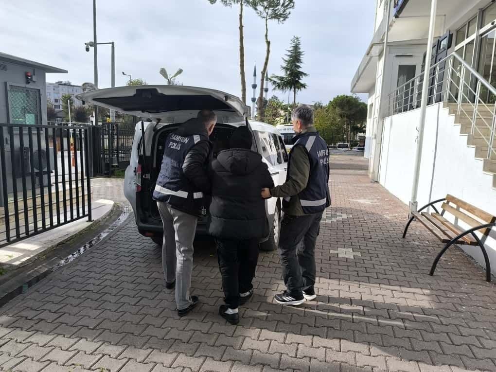 Samsun'da, Bafra İlçe Emniyet Müdürlüğü ekipleri, uyuşturucu ticareti ve SKM