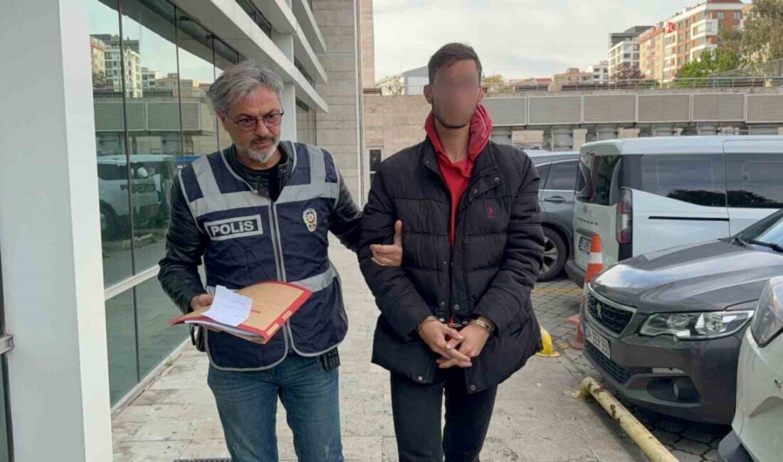 Samsun’da Bir Araca Ateş Açan 19 Yaşındaki Şüpheli, Olay Yerinde Yakalandı Samsun’un Atakum ilçesinde 19 yaşındaki H.K.T., 35 yaşındaki V.Y.'ye ait