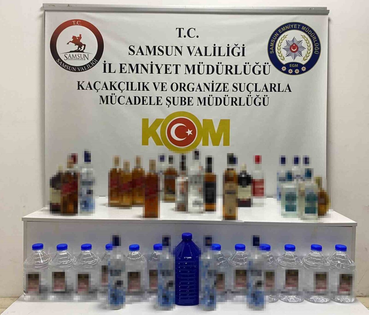 Samsun'da gerçekleştirilen bir operasyonda, polis ekipleri 35 litre etil alkol