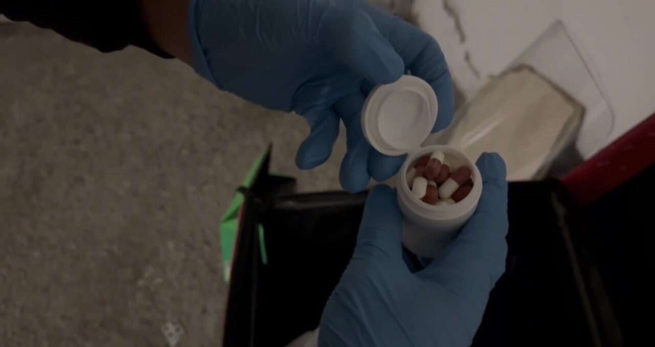 Samsun'da düzenlenen narkotik operasyonunda, A.Y. (22) ve F.D. (35) isimli