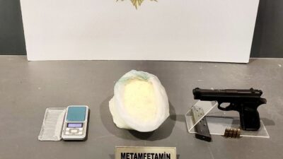 Samsun'da polis, Atakum'da T.Ö.'nün evine yaptığı operasyonda 880 gram metamfetamin,