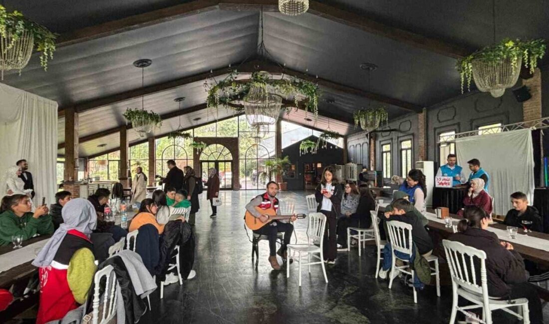 Samsun'da 20 Kasım Dünya Çocuk Hakları Günü etkinliğinde, çocuklar drama