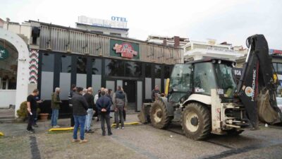 Samsun'un Atakum ilçesindeki "Maracas" eğlence mekanı, mahkeme kararıyla yıkım sürecine