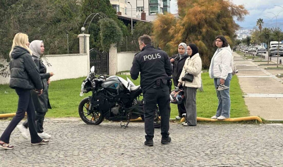 Samsun’un Atakum ilçesinde bir motosiklet ile otomobilin çarpışması sonucu motosiklet